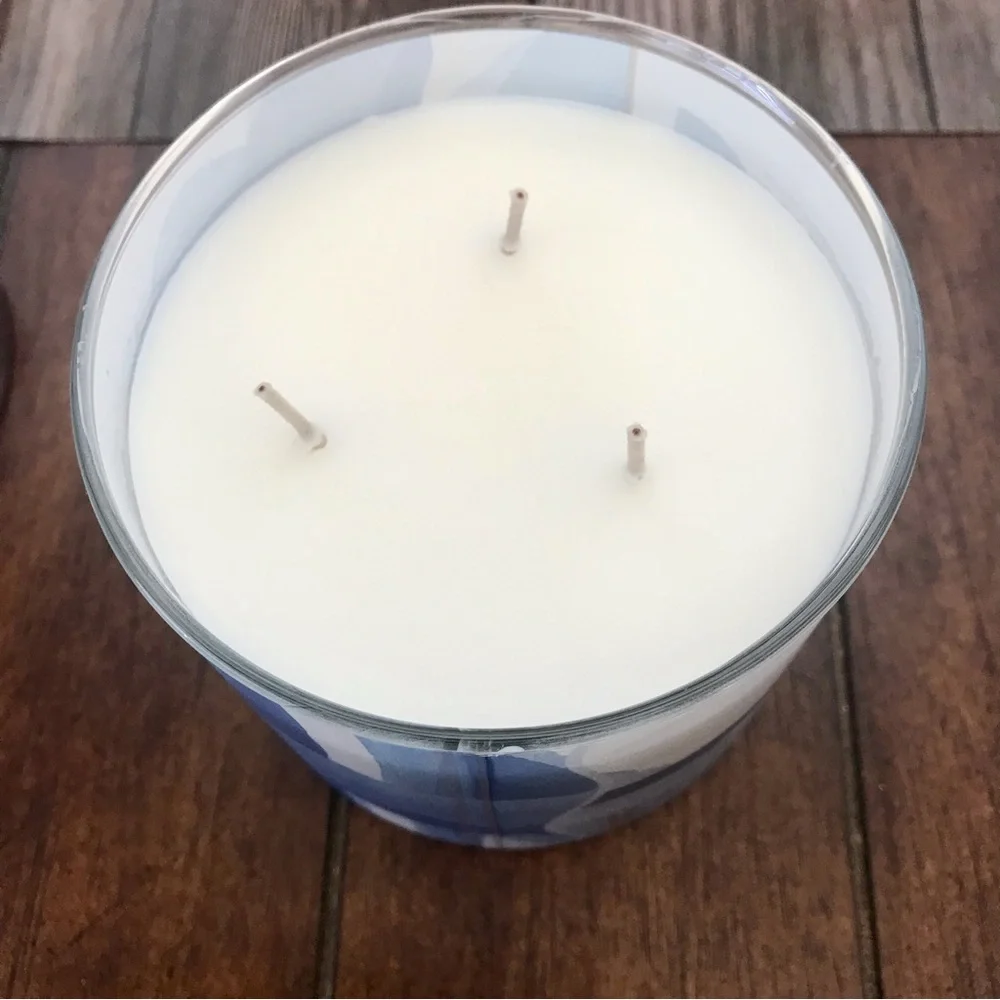 🆕40+ Hrs Glacier Mist 3 Wick Candle - Picture 4 of 4